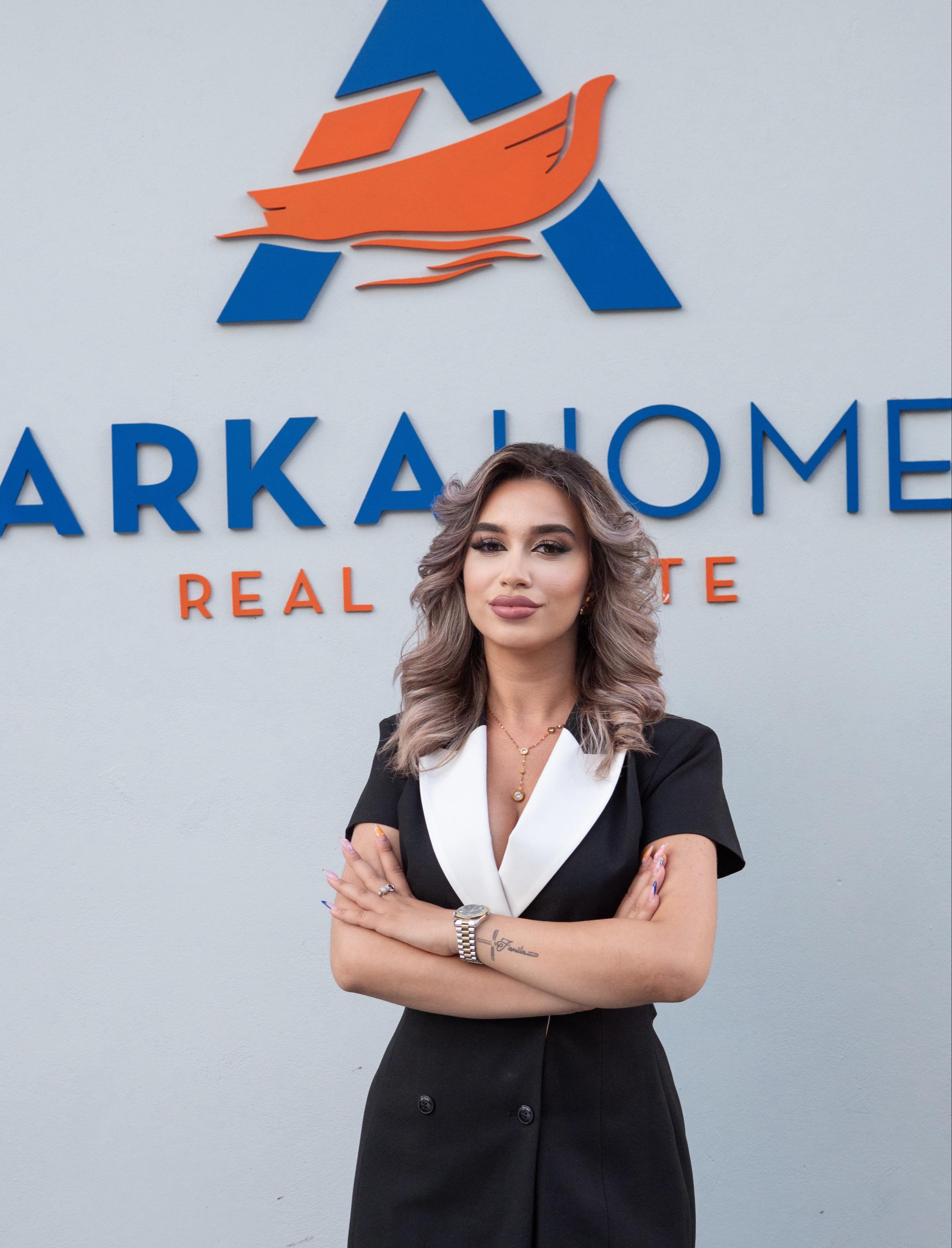 Portrait of Maria Shapllo